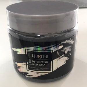 Detoxifying Mud Mask